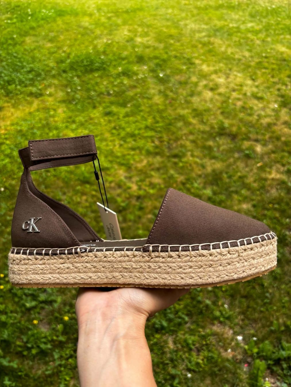 Calvin Klein Damenschuhe: Calvin Klein Sandal neu – Neu und originalverpackt aus Brigerbad von kpe_d2d9