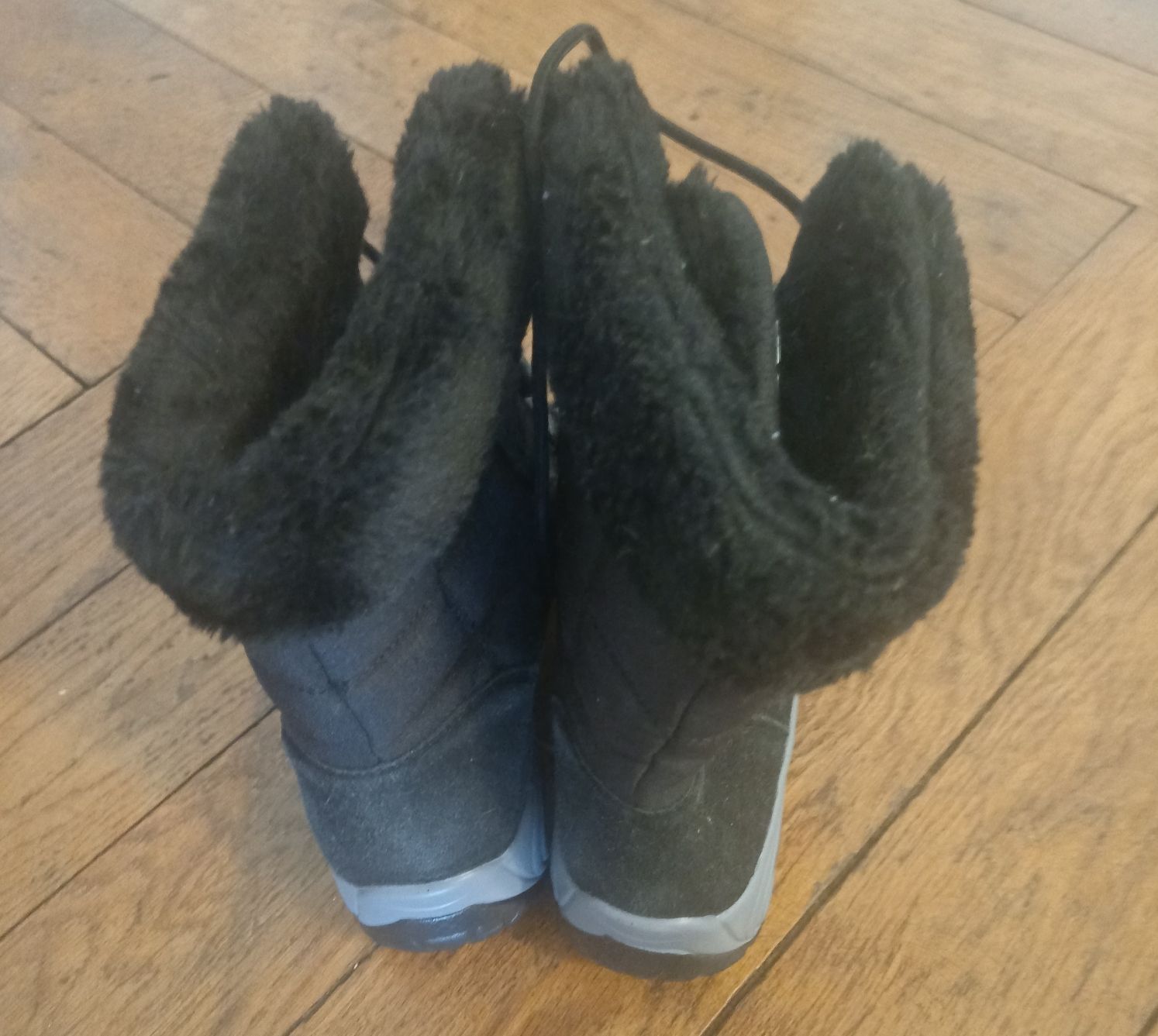 Scarpe da donna: Winterschuhe Grösse 39 – Usato da Schönenwerd venduto da pomodor 2