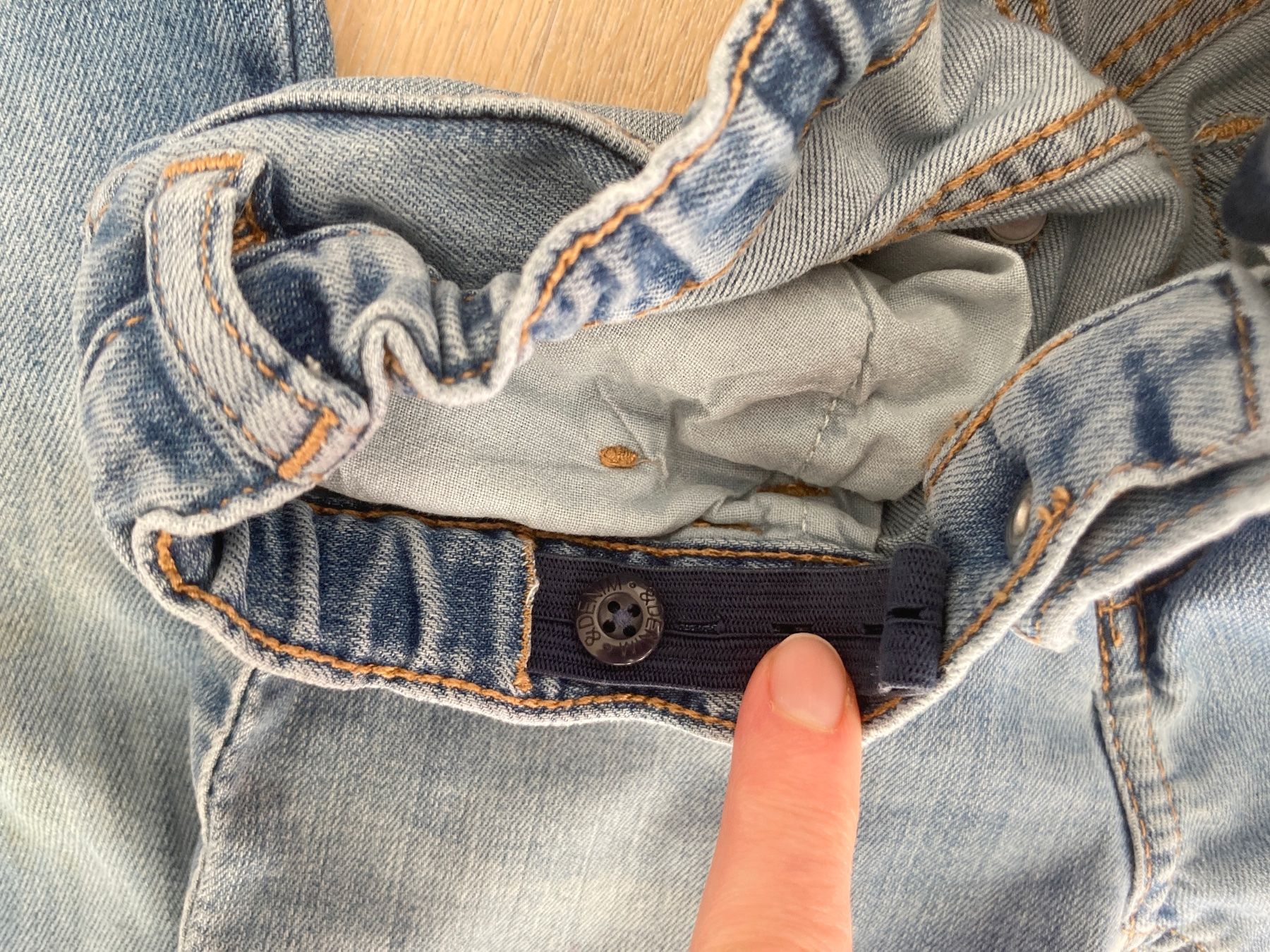 Hosen: Mädchen Jeans Gr. 122 mit optischen Gebrauchsspuren – Gebraucht aus Eggenwil von Lissi82 8