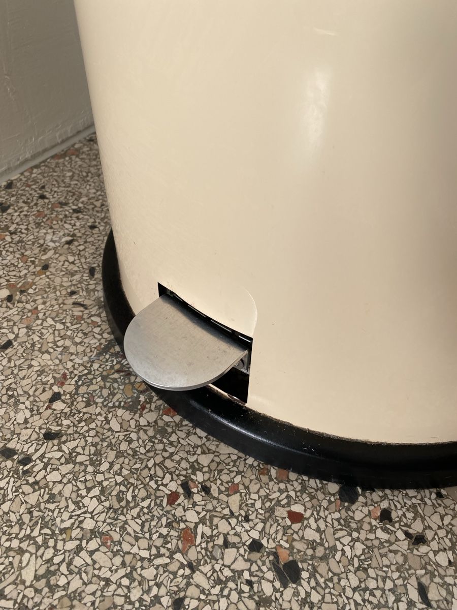 Wesco Abfalleimer: Wesco Kickboy 40l Abfalleimer – Gebraucht aus Zürich von Modulator 3