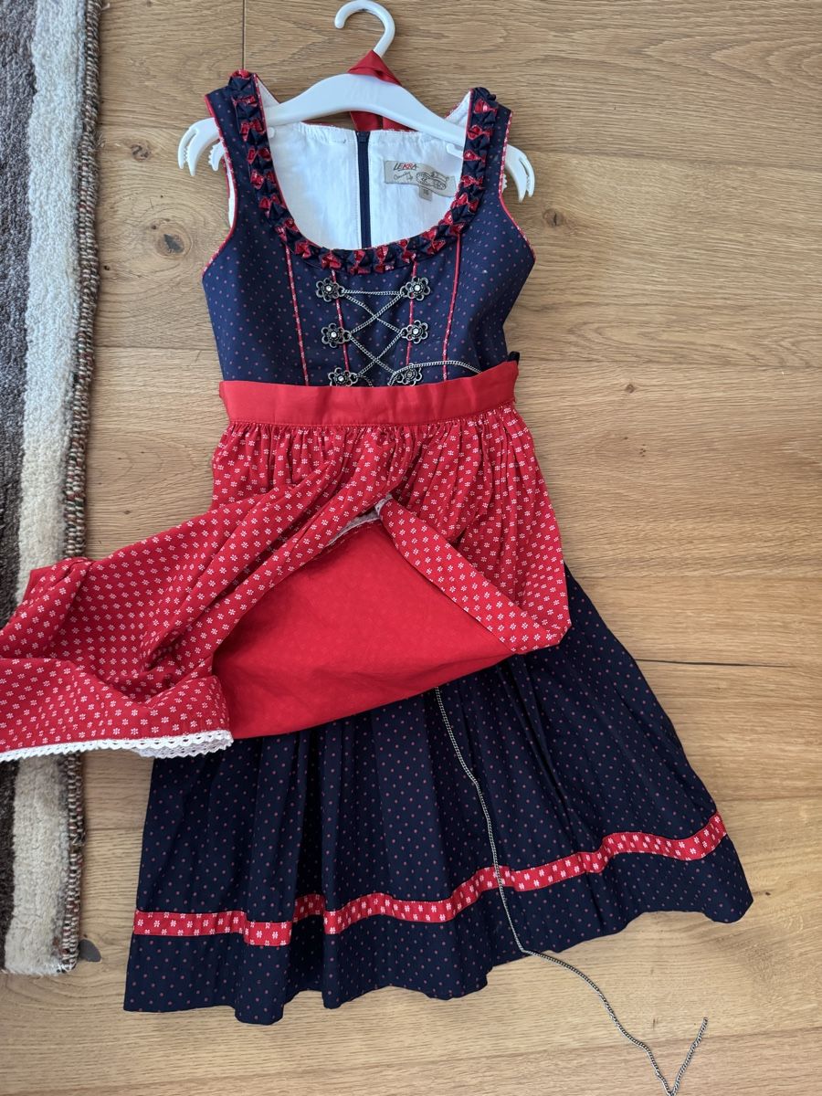 Vestiti & Gonne: Dirndl Grösse 116 mit Schürze und Bluse – Usato da Gland venduto da isa_g01 2
