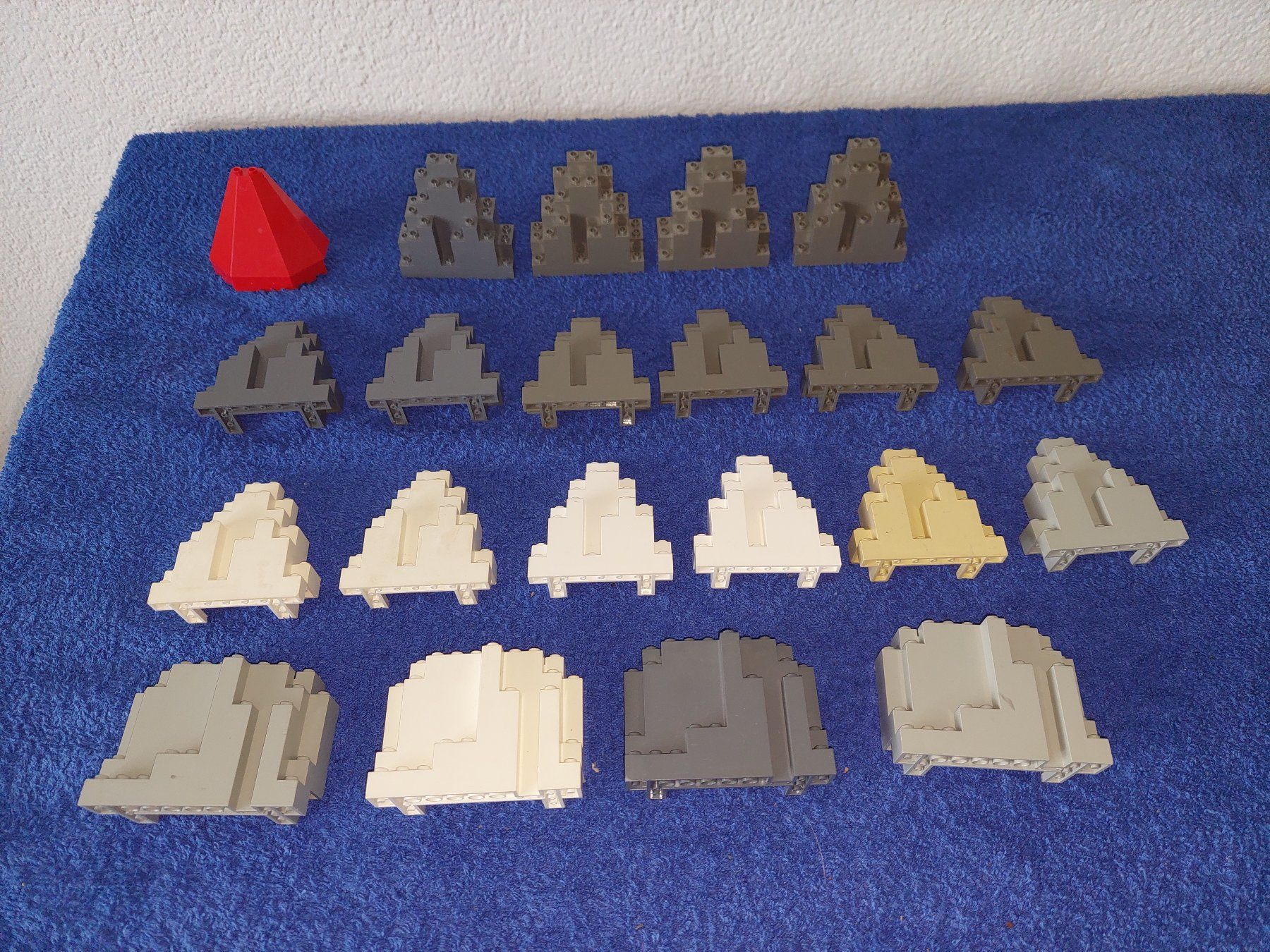Lego Kit di costruzioni: Lego hohe Burgteile – Usato da Altenrhein venduto da schalumpfi