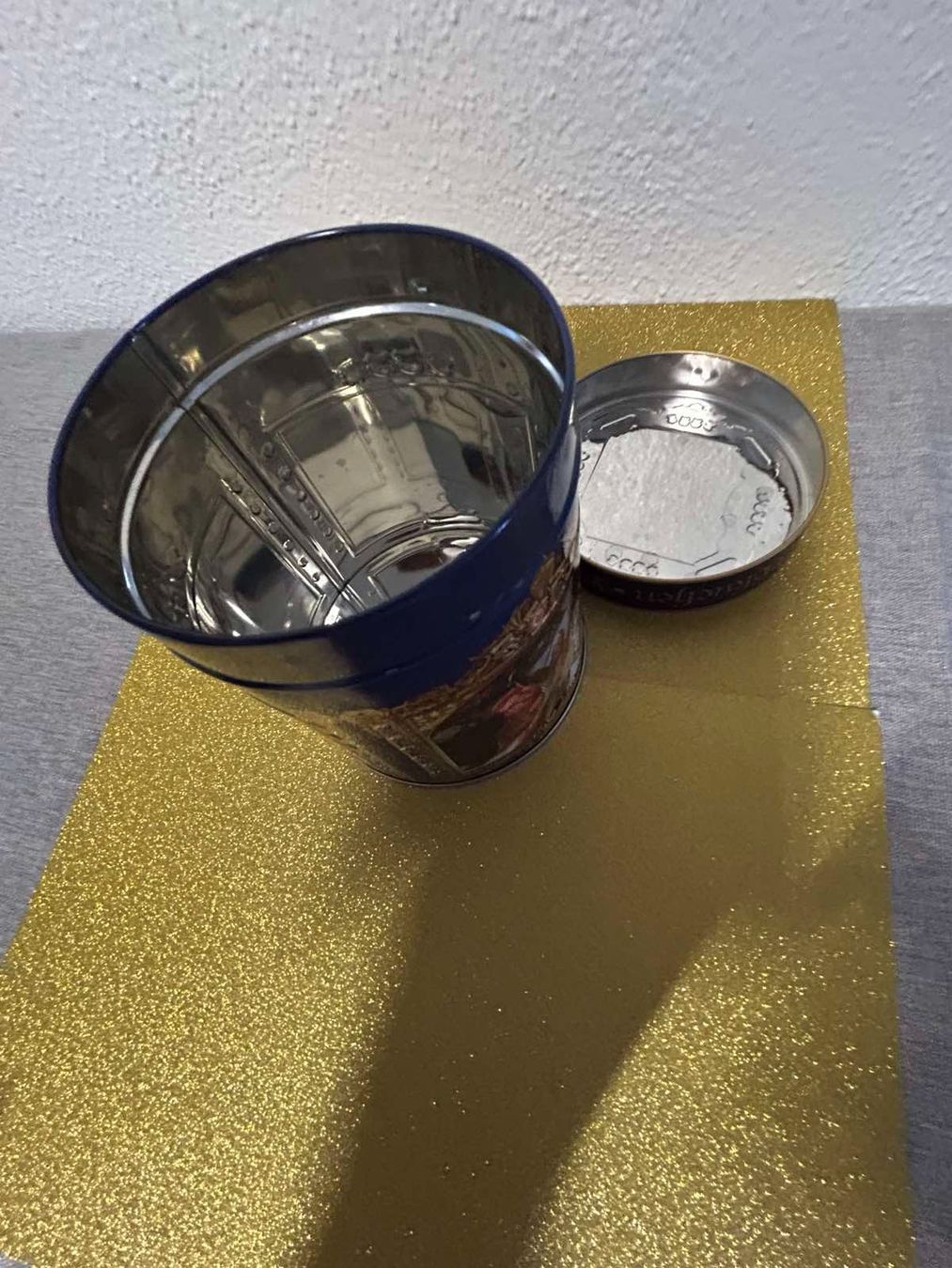 Tutte le decorazioni: Schöne Vintage Blechdose – Usato da Wil SG venduto da Nvik 1