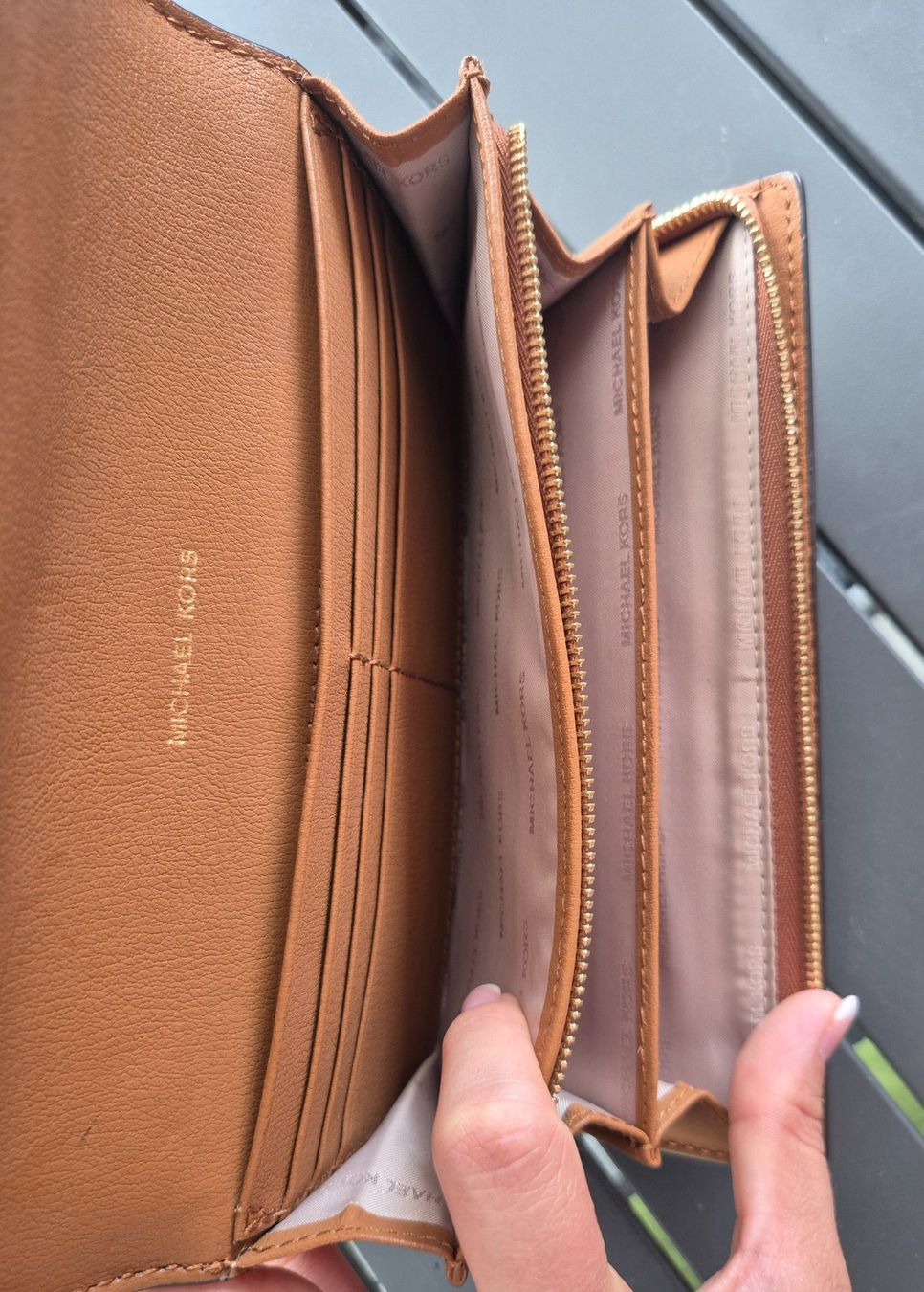 Michael Kors Portamonete: Michael Kors Portemonnaie – Usato da Grenchen venduto da mic_28rc 4