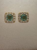 Clous d’oreilles plaqués jaune / pierre zircon vert turqu