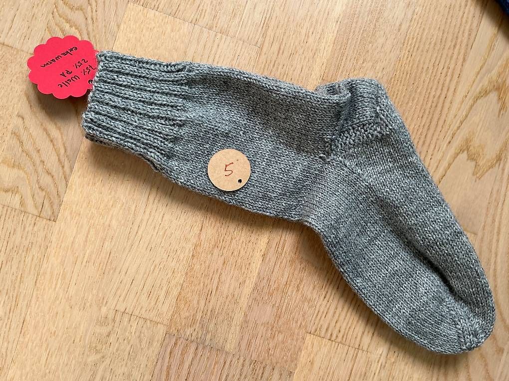 Chaussettes: Socken handgestrickt Gr.44/45  – Neuf avec emballage d'origine à Liestal par Strigg-Grossmami 6