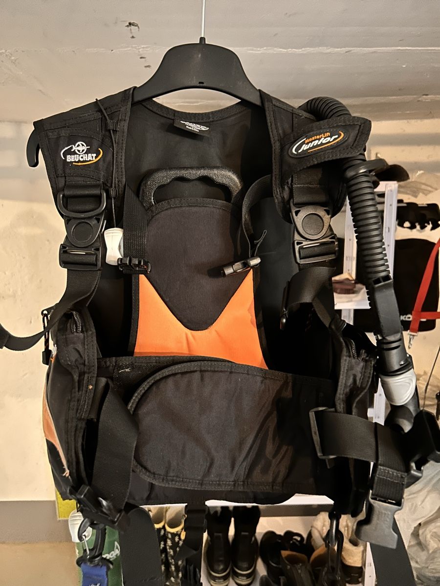 Mute per immersioni: Gilet enfant – Usato da Marly venduto da hublo22 3