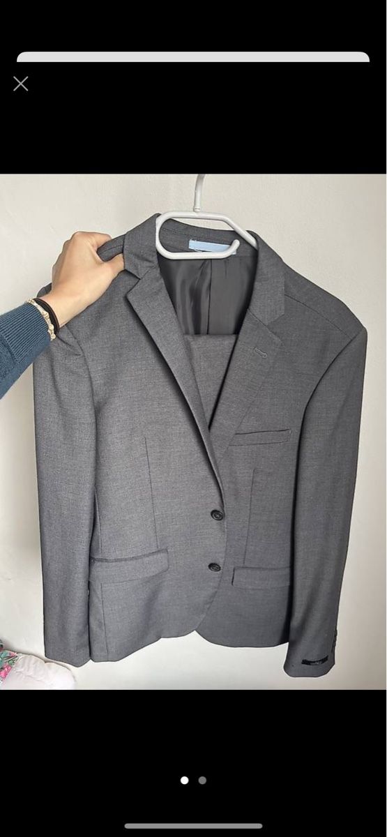 Lots de vêtements: Anzug mit Hose Grösse 48 – Neuf (Voir description) à Frauenfeld par ste_5h8b