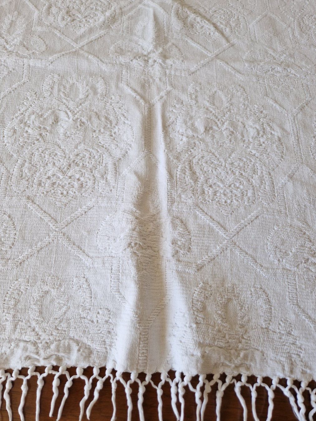 Altra biancheria da tavola: Weisse  Tischdecke mit Fransen 140x160cm – Usato da Bern venduto da Antikbatik 5