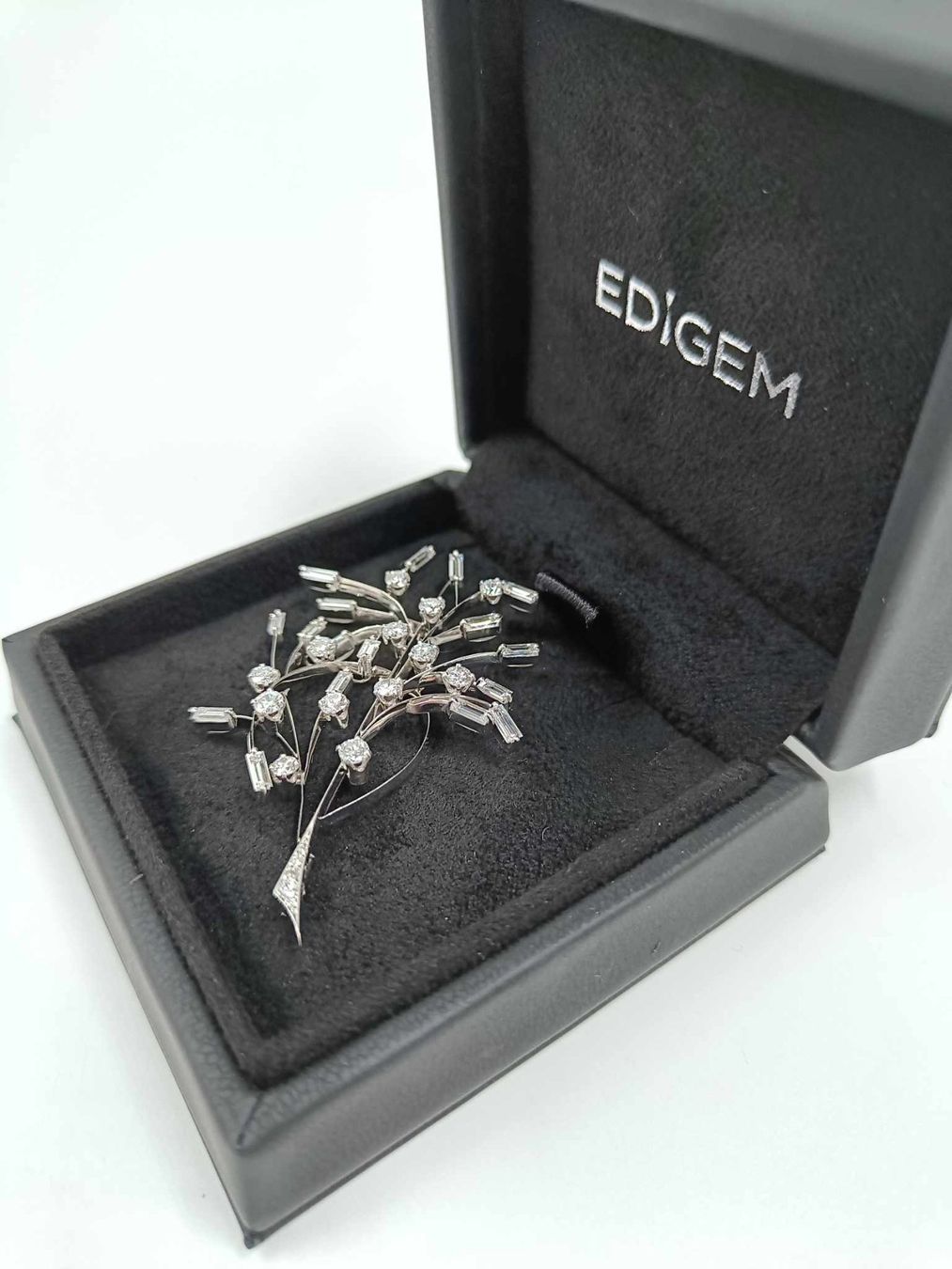 Broschen & Nadeln: DIAMANT BROSCHE IN 750 WEISSGOLD – Gebraucht aus Luzern von EdiGem 2