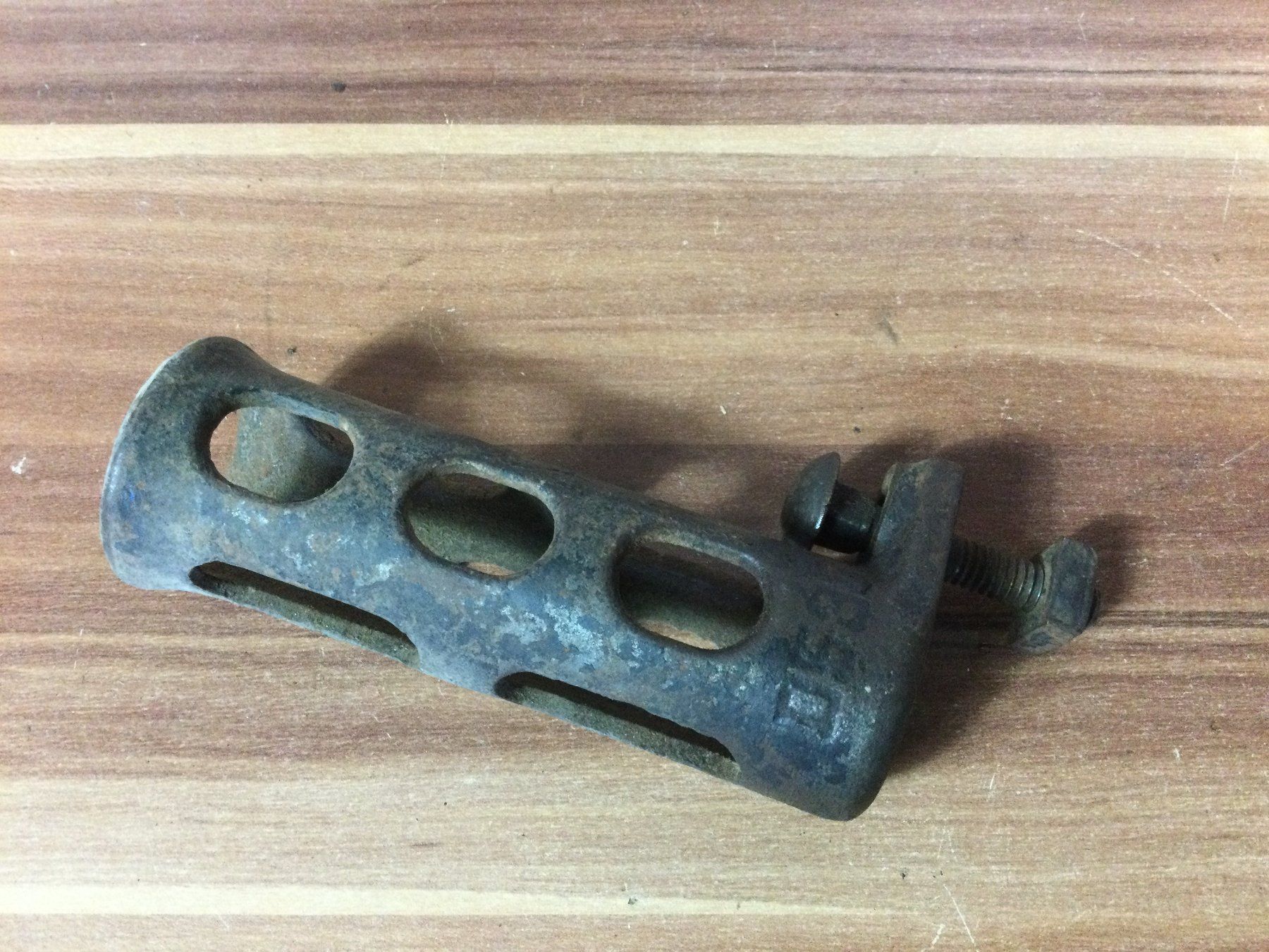 Attrezzi da lavoro: Antiker gebrauchter Peitschen Halter aus Eisen – Usato da Wangen SZ venduto da kuriosum12