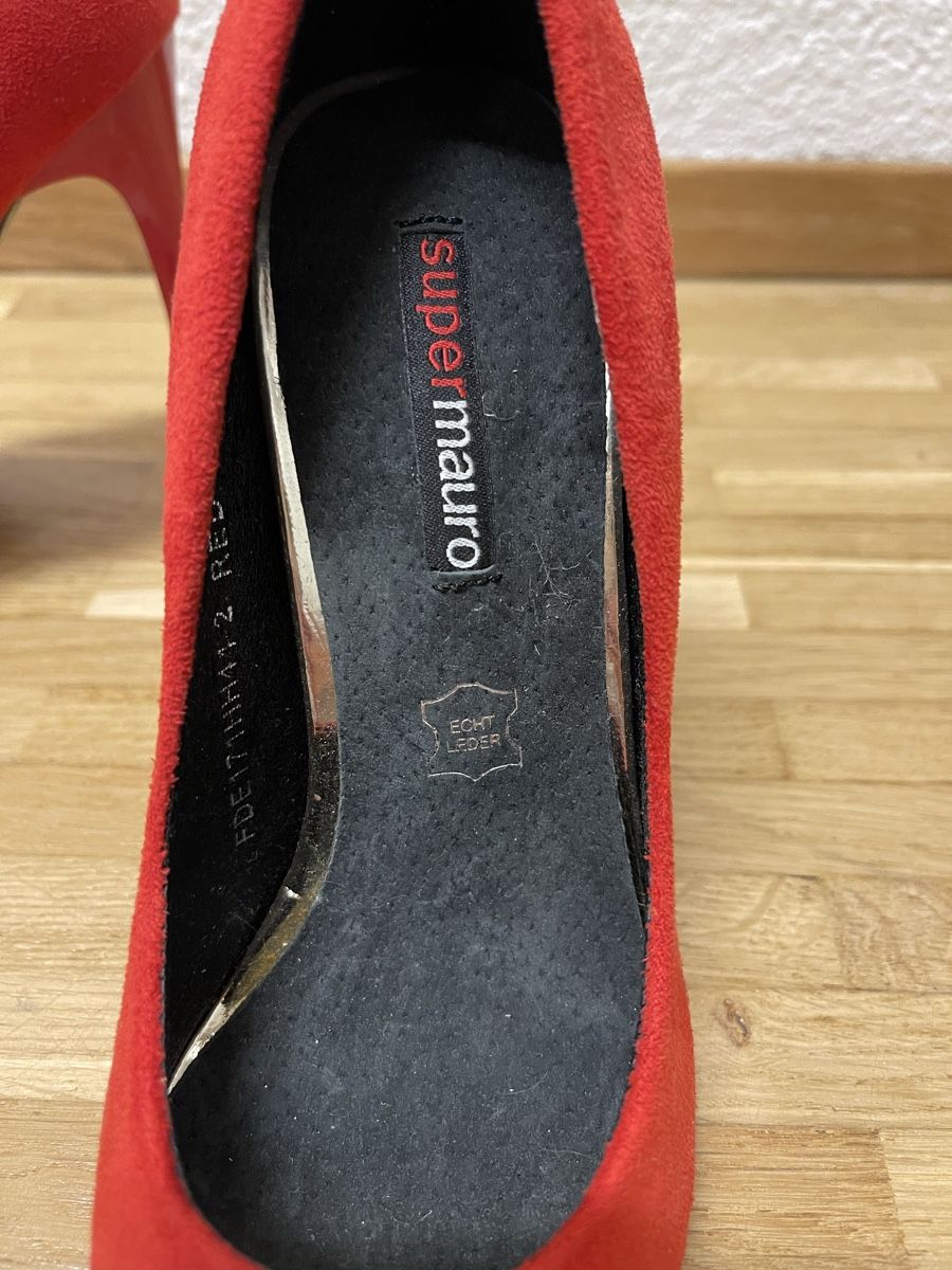 Scarpe da donna: Echtleder Pumps, rot, Grösse 37 – Usato da Stallikon venduto da oez6e 1