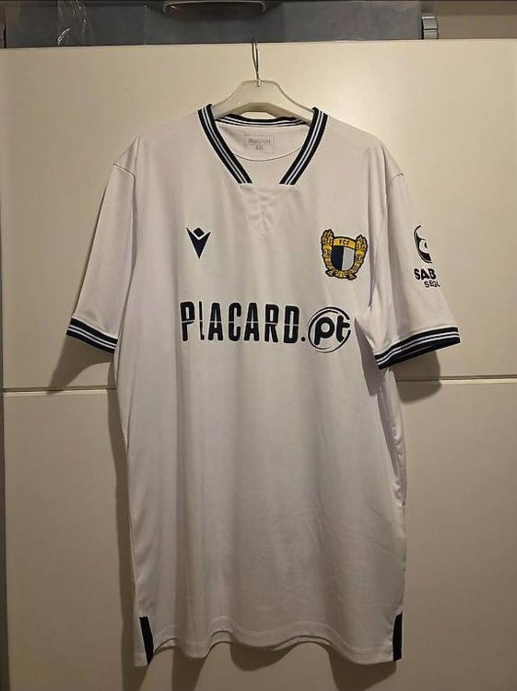 Canottiere & Pantaloni: Maillot Fc.Famalicão – Nuovo (secondo la descrizione) da Renens VD venduto da jose26