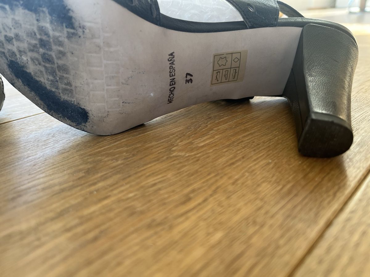Damenschuhe: Black leather High Heels, Size 37, Excellent Condition – Gebraucht aus Gümligen von caron__ 2