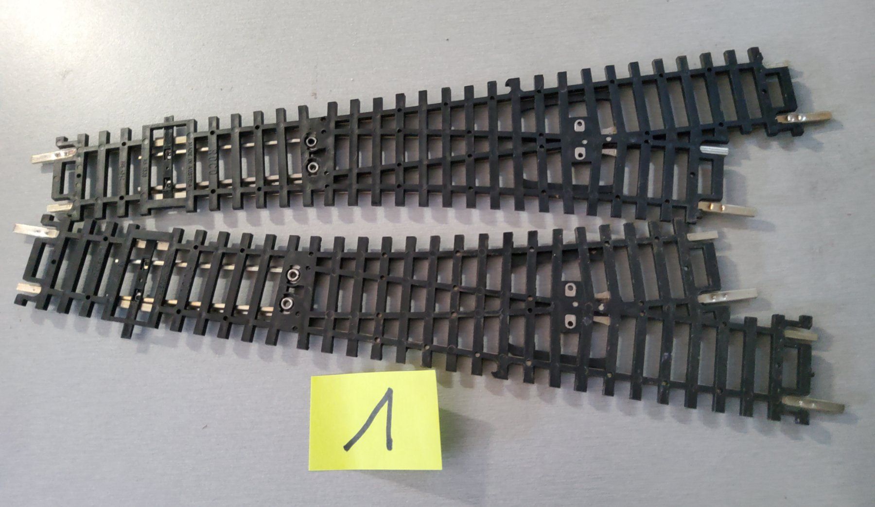 Roco Modelleisenbahnen: 2 ROCO Weichen links und rechts – Gebraucht aus Grüningen von VENOM59 1
