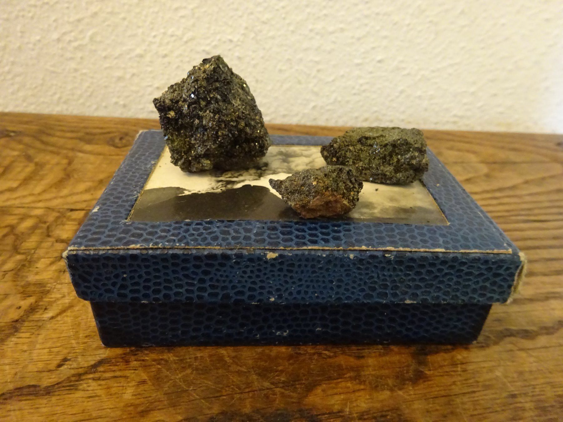 Mineralien & Heilsteine: * Historische Lava / Vulkan Vesuv – Gebraucht aus Esslingen von eintagammeer 5