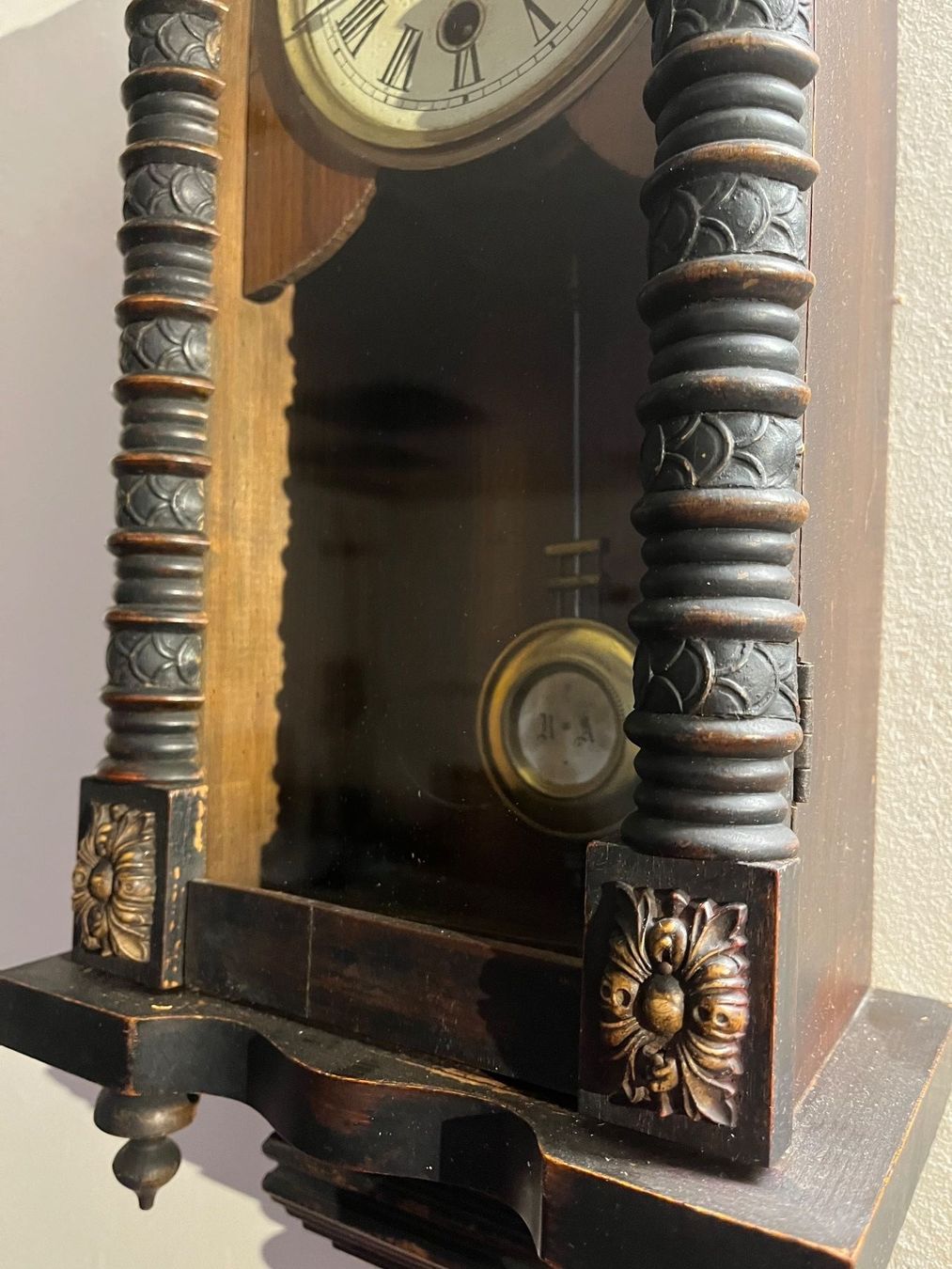 Braun Orologi da terra & Orologi da parete: Schöner Regulator in dunklem Holz – Usato da Gossau ZH venduto da Classic 2