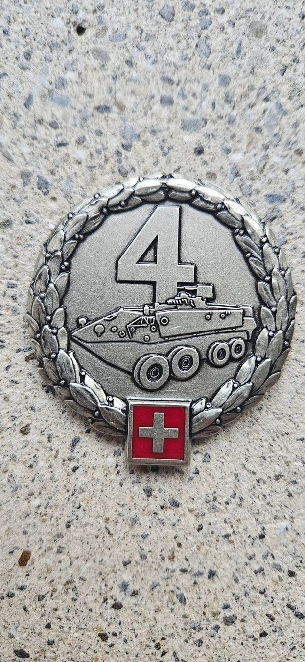 Schweizer Armee Placchette & Badge: *** Beretemblem Silber Schweizer Armee *** – Nuovo e nell'imballaggio originale da Riedholz venduto da fr_sIruP