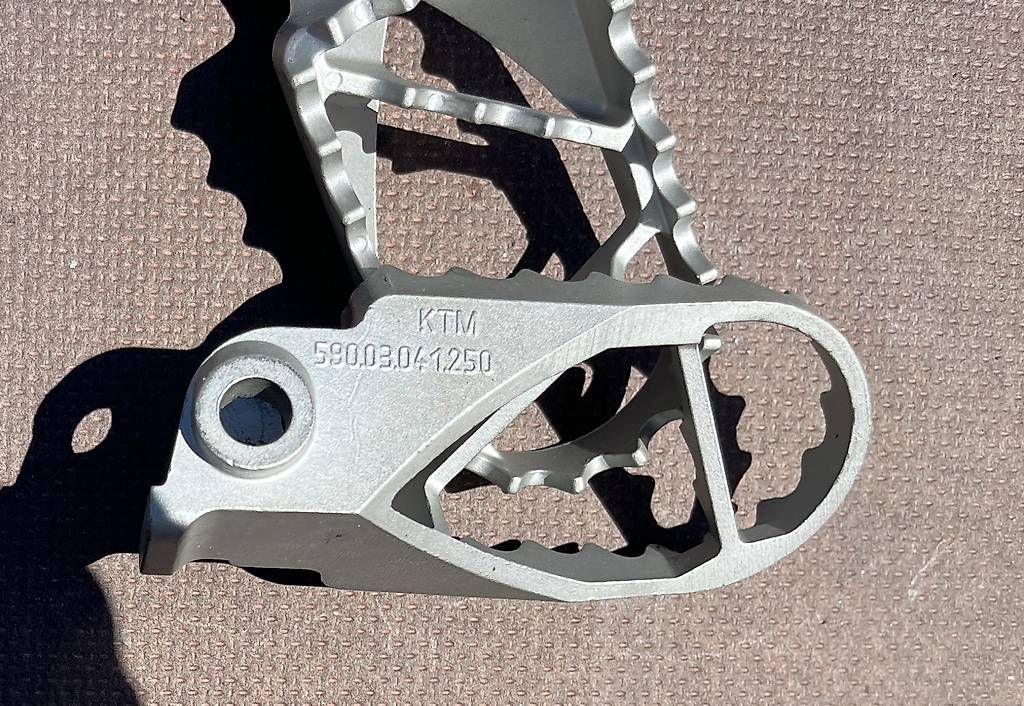 Tutti i ricambio per moto: KTM / Husquarna Breite "Rallye" Fussrasten – Usato da Cheyres venduto da Bonsai3 1