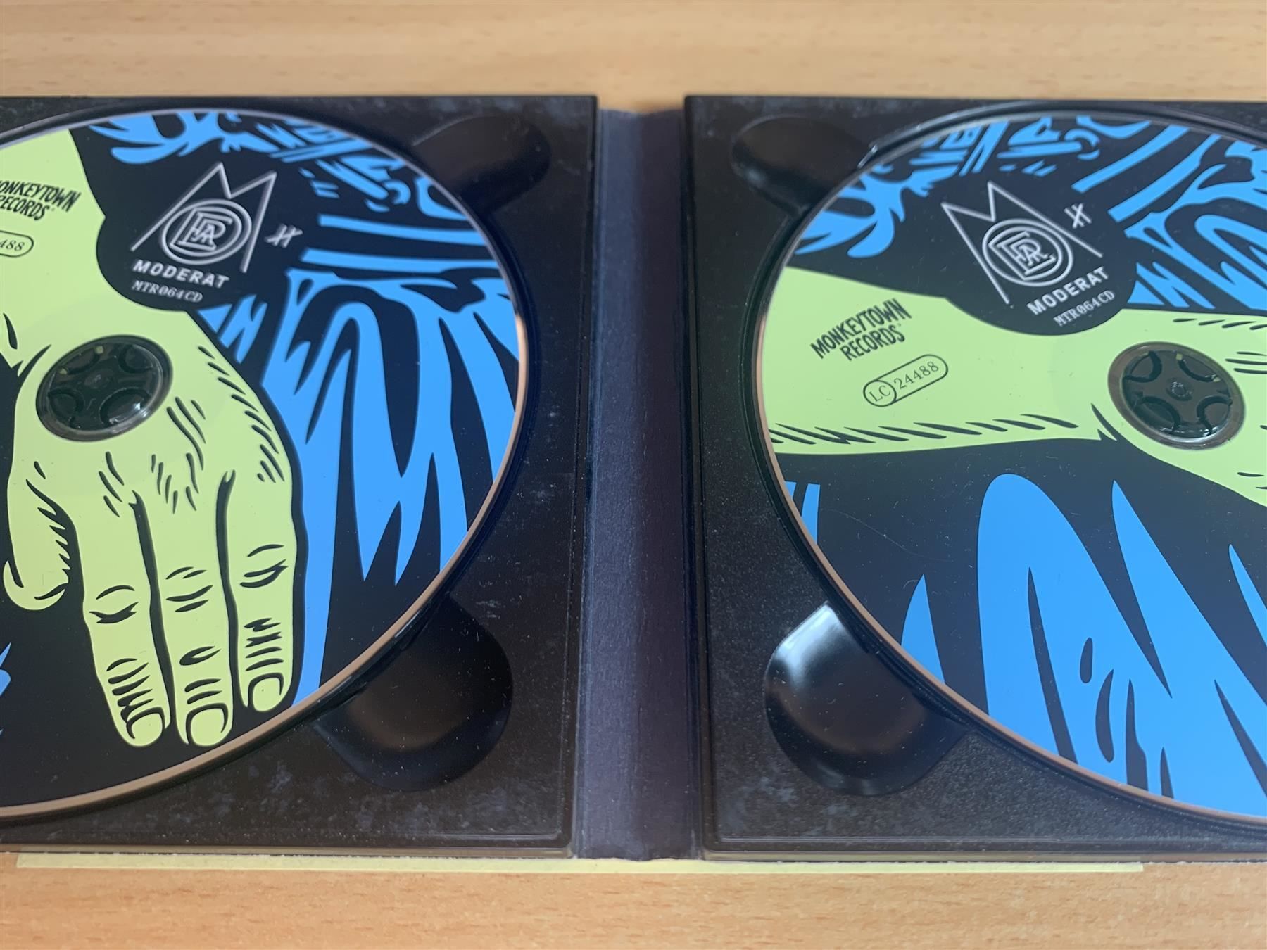 CDs: Moderat – III - Deluxe Edition - 2 CD – Gebraucht aus Rikon im Tösstal von Alpenmutz 2