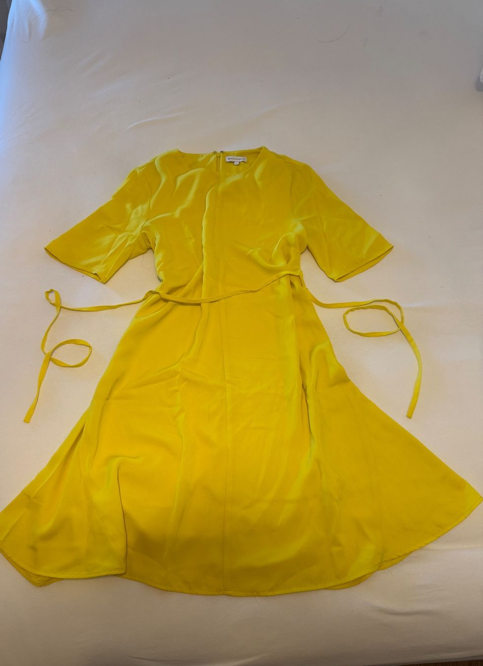 Vestiti: Damen Kleid gelb Grösse 38 Midikleid mit Bindegürtel – Usato da zug venduto da MollyMoo28