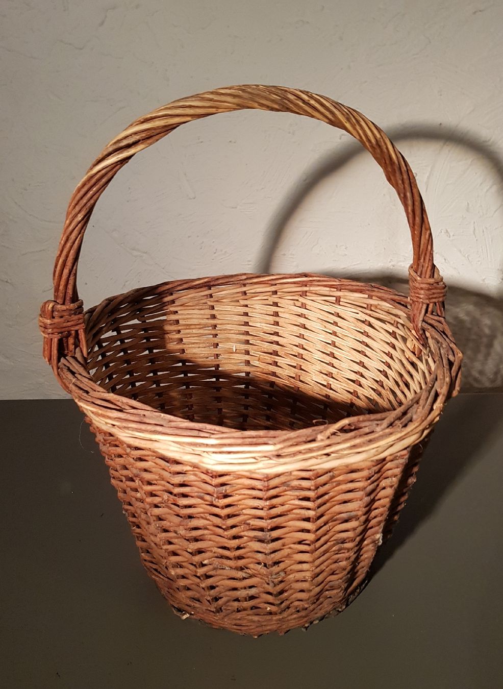 Autres articles pour la maison: Weidenkorb mit Henkel  – D'occasion à Erlenbach ZH par wem_6f9c