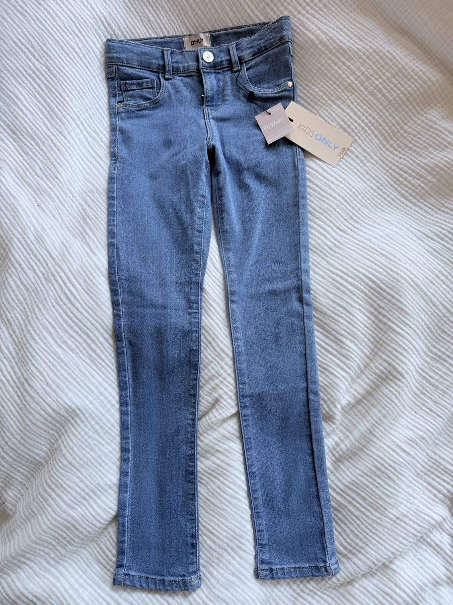 Pantalons: Jeans ONLY Kinder - Grösse 128 hellblau, NEU – Neuf avec emballage d'origine à Baden par JellyMonster 1