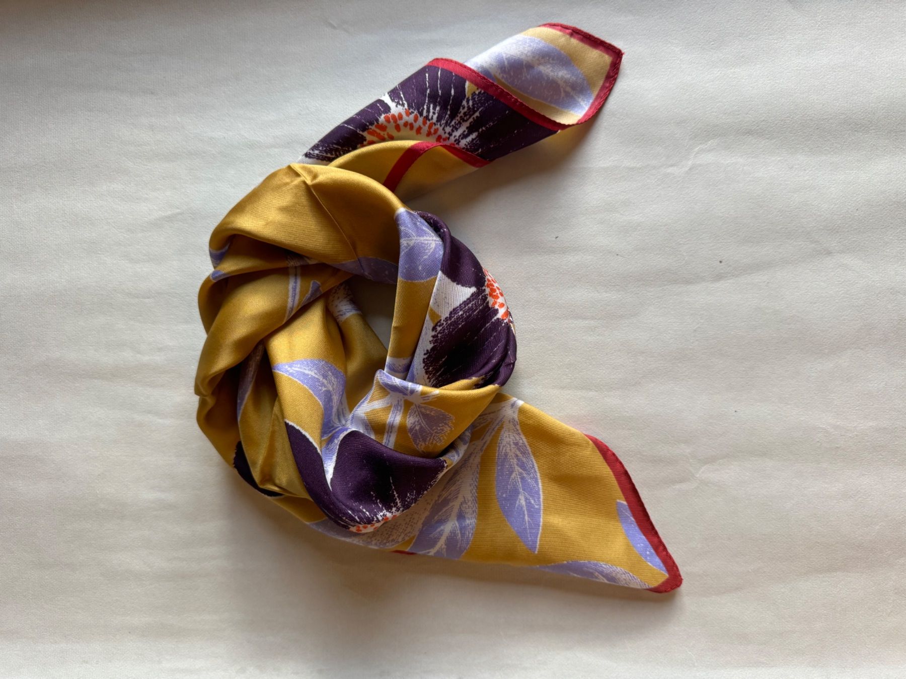 Foulard & Sciarpe: Foulard soie ÉPICÉ 66cm – Nuovo (secondo la descrizione) da Arnex-sur-Orbe venduto da cameleonfringant 1