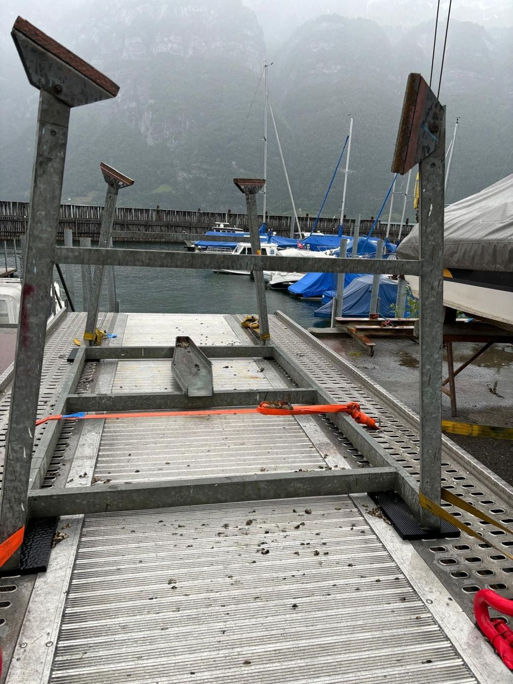 Barche: 1 Segelboot Lagergestell – Usato da Unterterzen venduto da FritzT 1