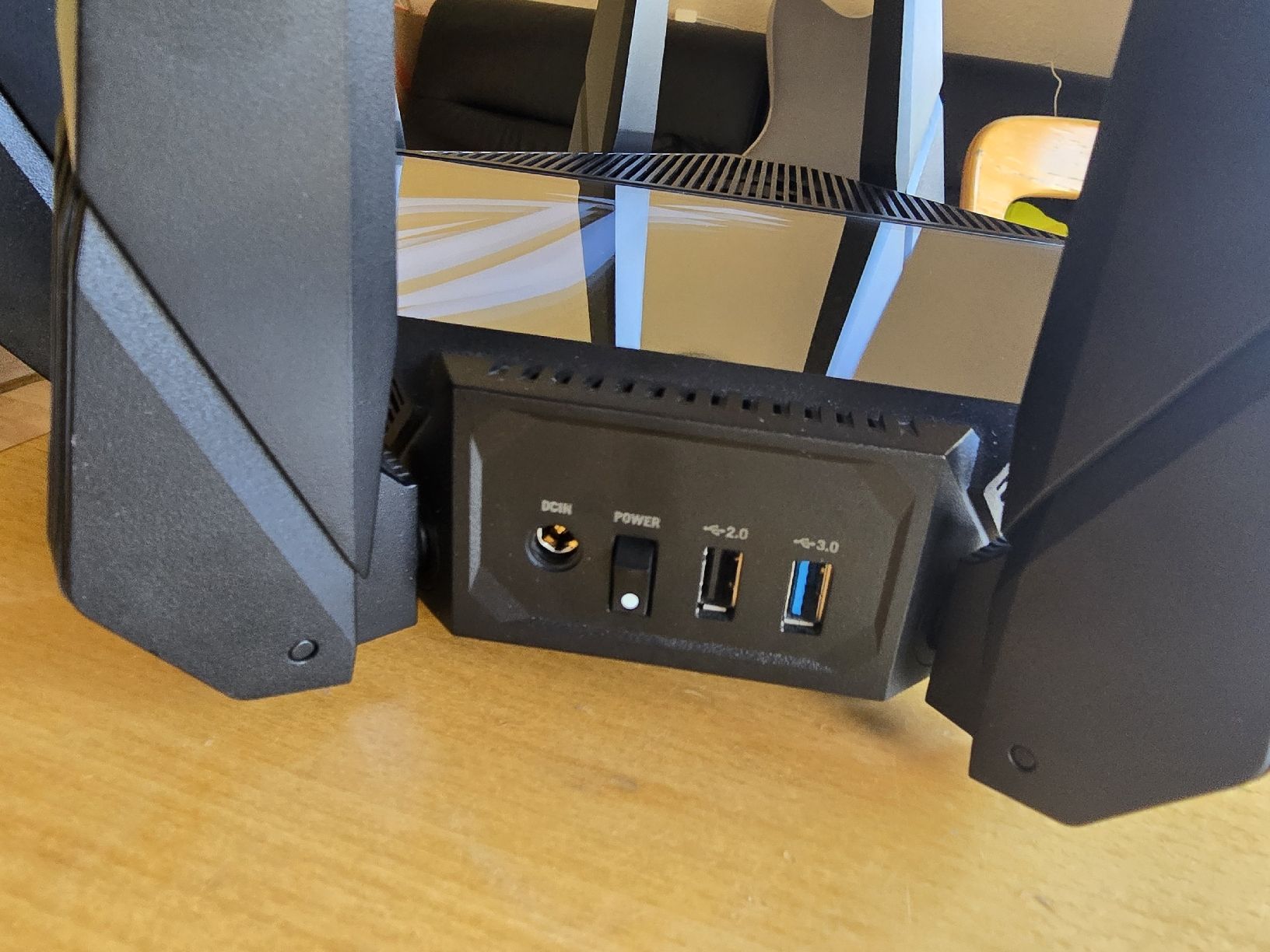 Asus Modems & Router: Asus gt-axe16000 router quad band.  – Gebraucht aus Sion von zan_k987 2