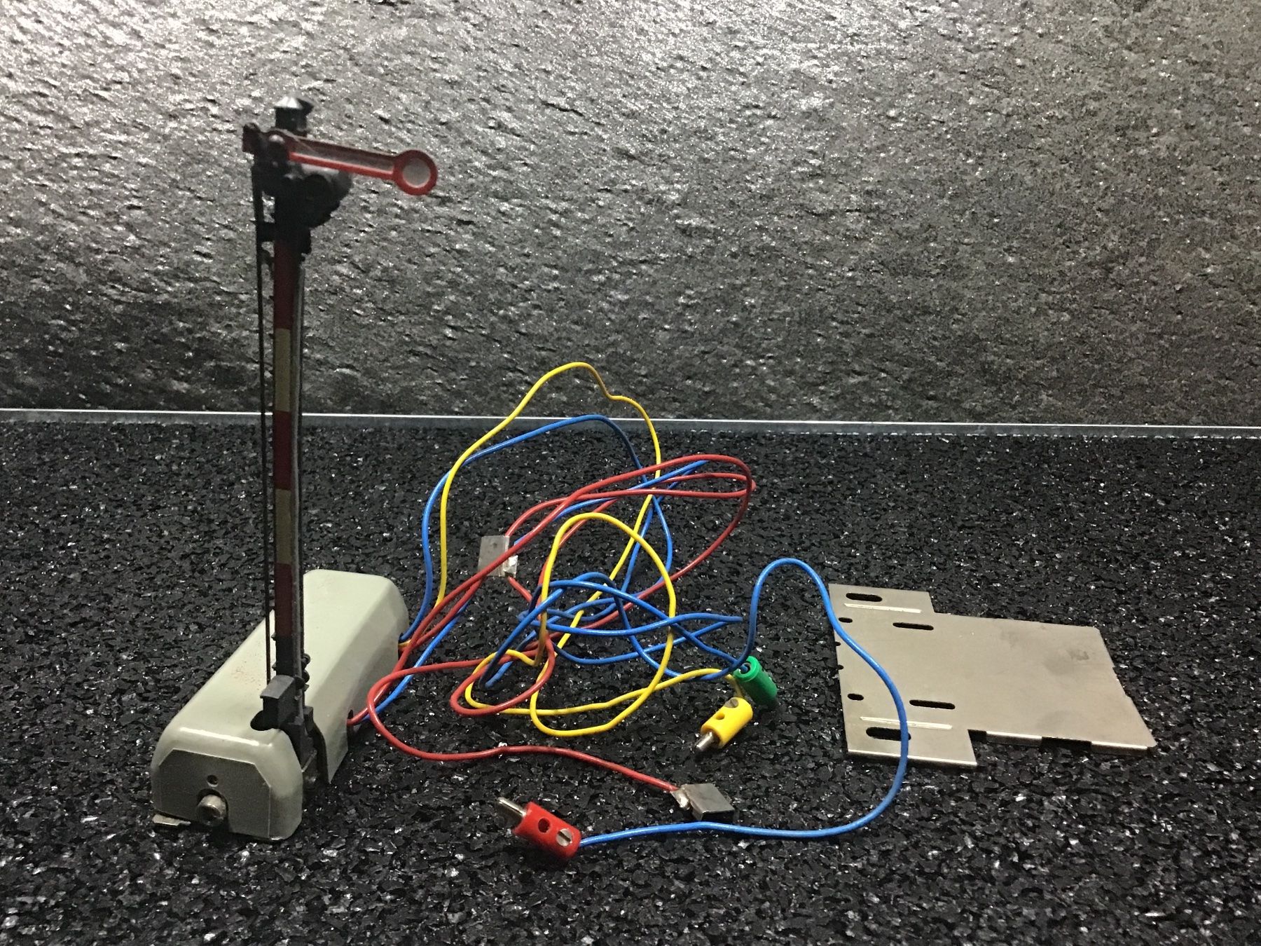 Märklin Modellini di ferrovie: MÄRKLIN H0 HAUPTSIGNAL 7040 – Usato da Männedorf venduto da Spezial-Modelle