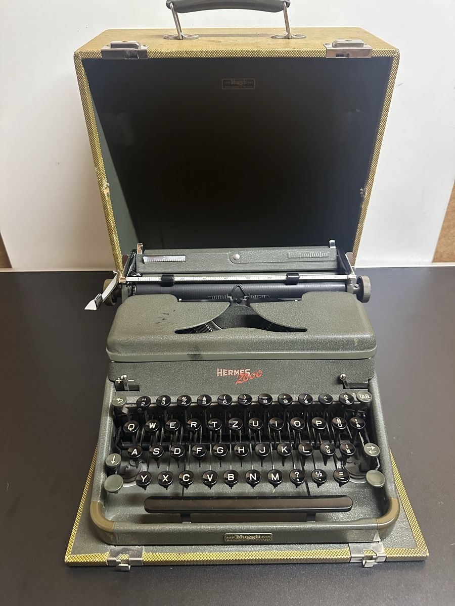 Hermès Machines à écrire: Hermes 2000 Schreibmaschine  – D'occasion à Kappel SO par pat_7gxd