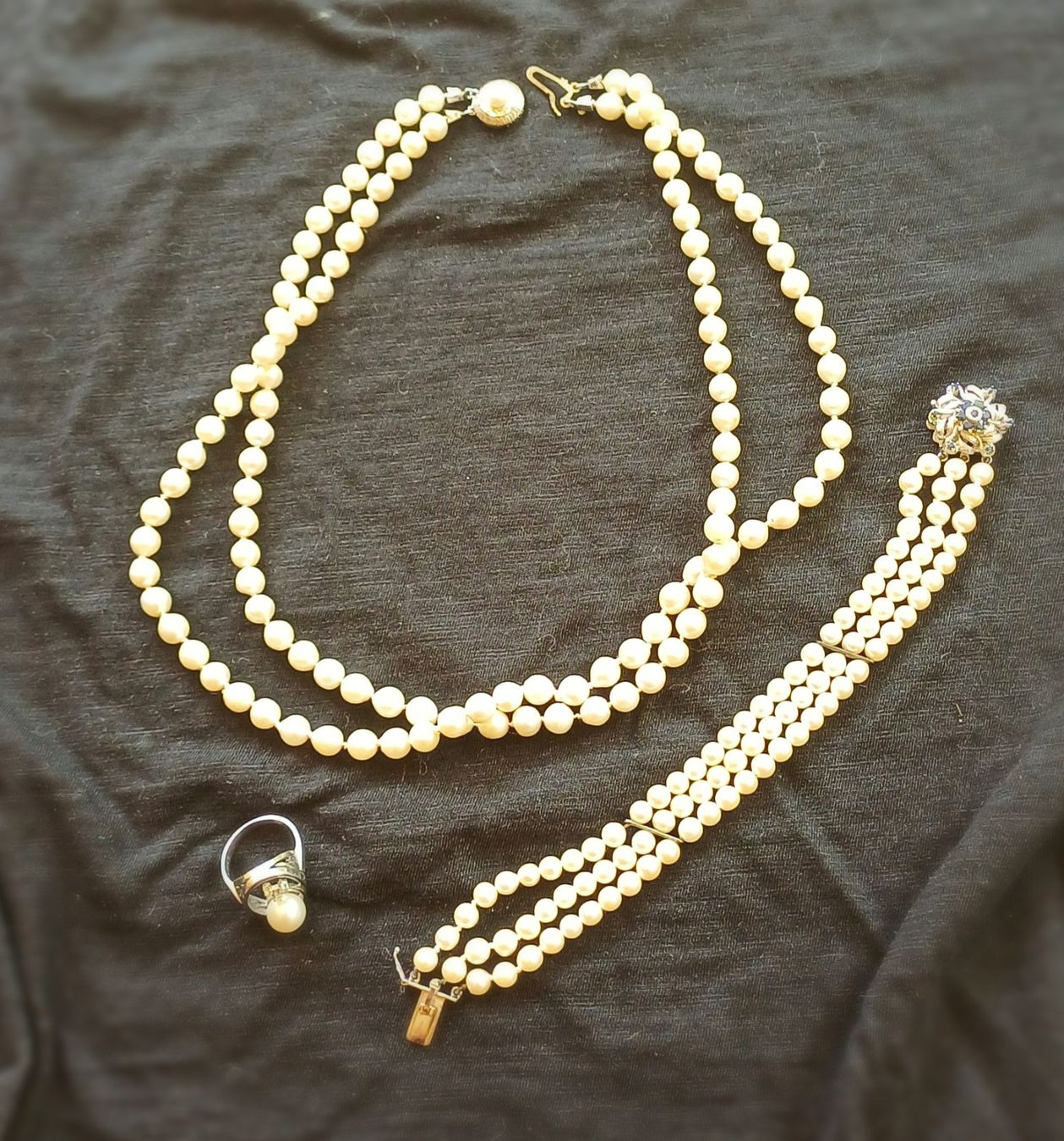 Perles (synthétiques): 3-teiliges Vintage Perlen Schmuckset – D'occasion à Uster par frauke82