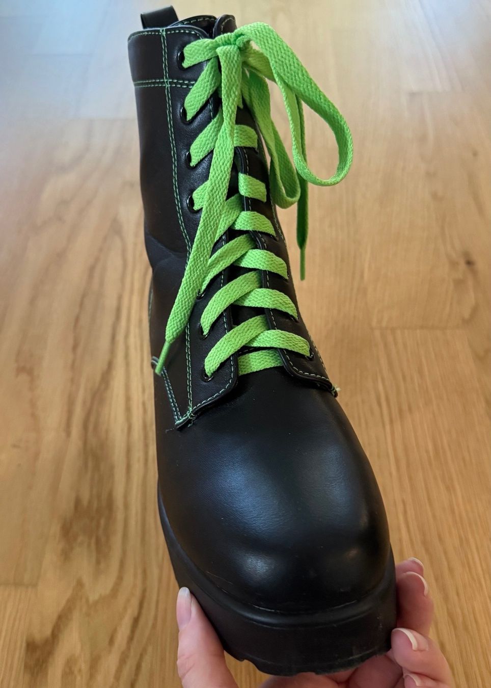Scarpe da donna: Schwarze Stiefel Grösse 38 – Usato da Spiez venduto da Marix990 2