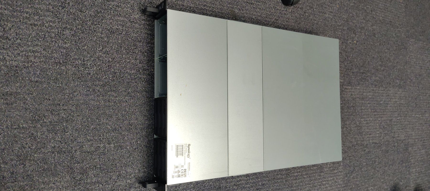 Synology Server: Synology RS2418+ – Gebraucht aus Lausanne von World-Connect
