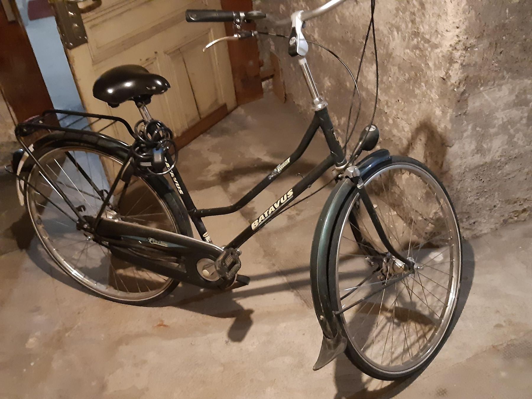Biciclette: Vélo hollandais, état impeccable – Nuovo (secondo la descrizione) da Genève venduto da Carbini