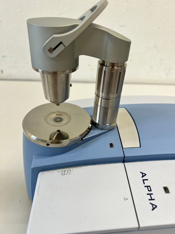 Bruker Alpha Compact FT-IR with Alpha-P ATR Sampling Module (Gebraucht ...