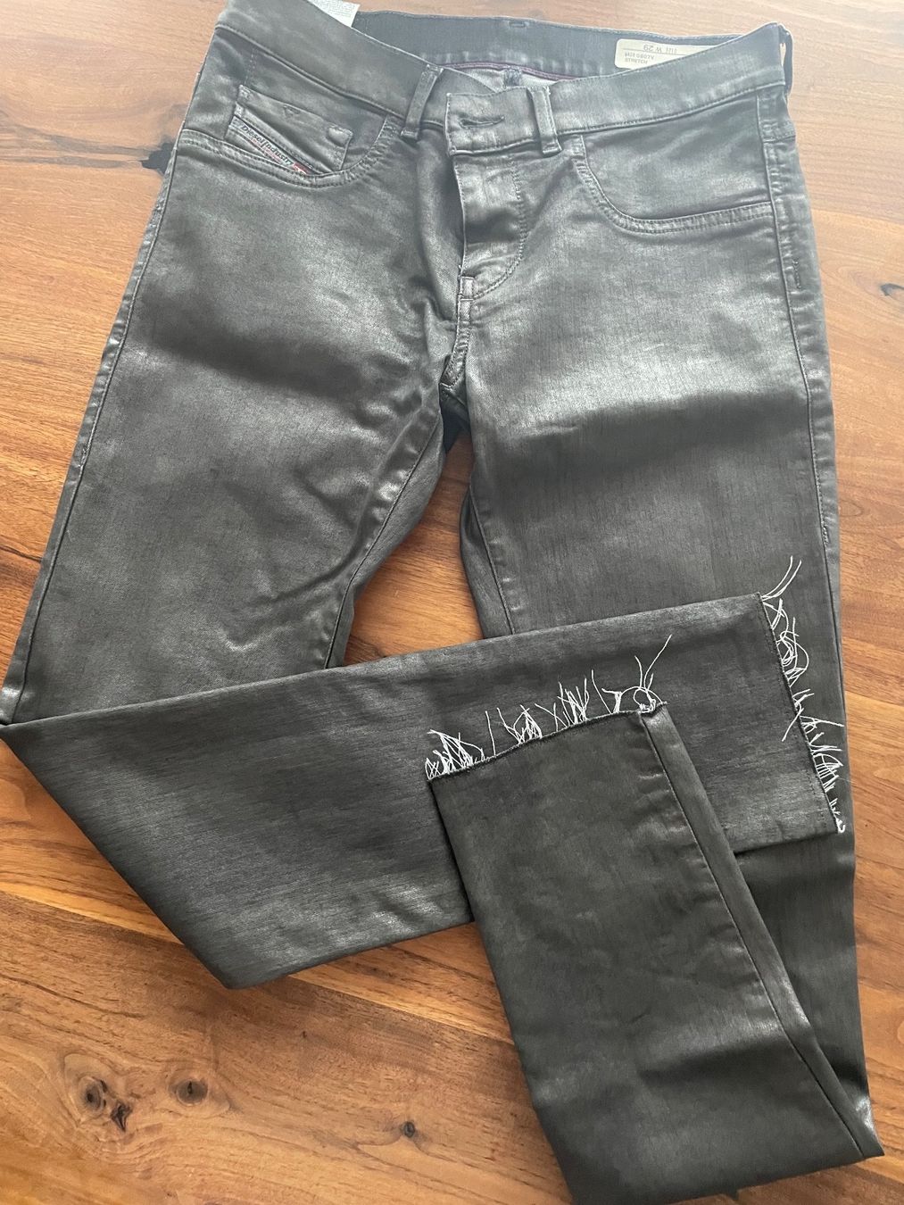 Jeans: Diesel Jeans neu – Nuovo (secondo la descrizione) da Unteriberg venduto da fae_2gz2