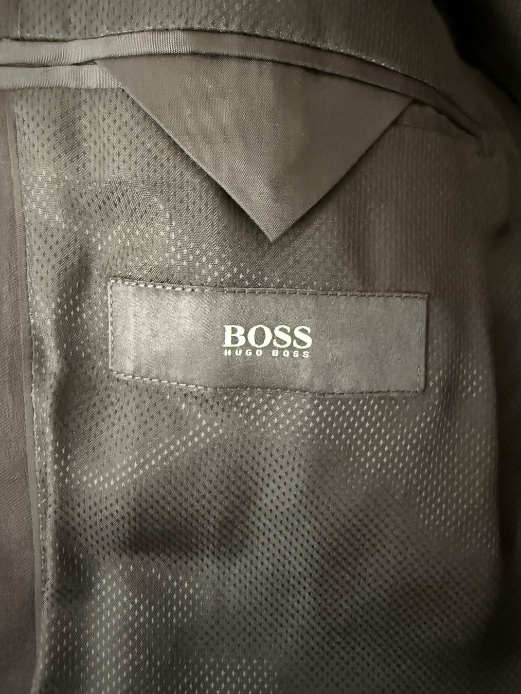 Hugo Boss Completi: Hugo Boss Sakko, Grösse 25 – Nuovo (secondo la descrizione) da St. Gallen venduto da sarah0004 1