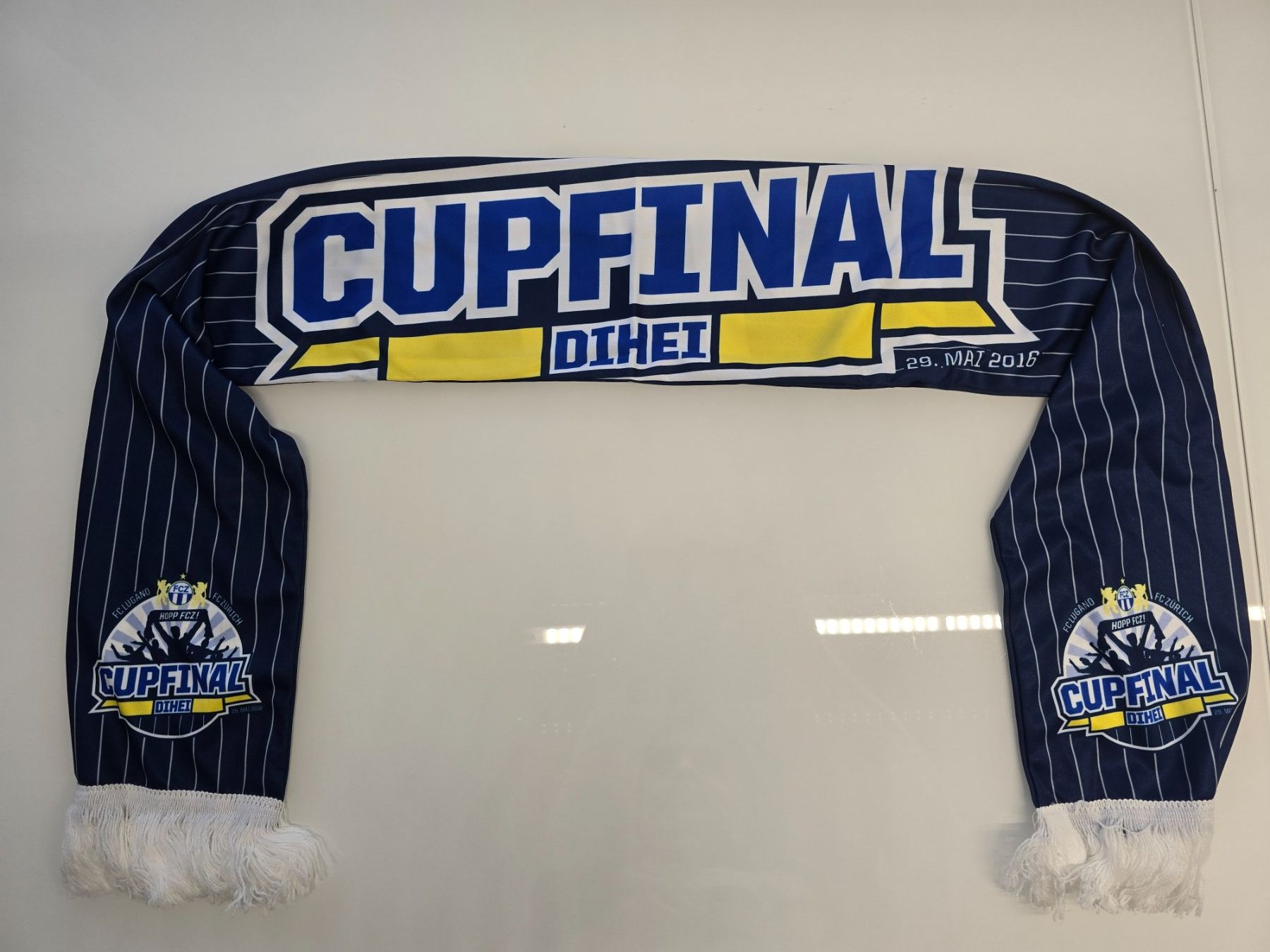 T-shirt: FCZ  Cup Sieger T-Shirt und Schal – Nuovo (secondo la descrizione) da Zürich venduto da Kitaro 1