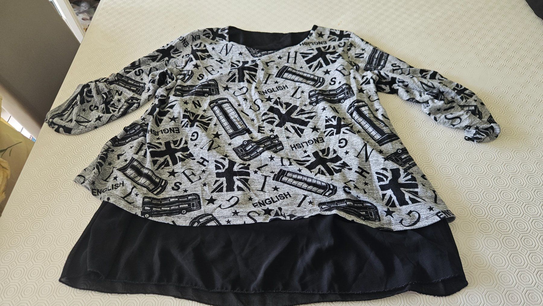 T-shirt: Maglietta "London" tg.XL – Usato da Melano venduto da H-Sara