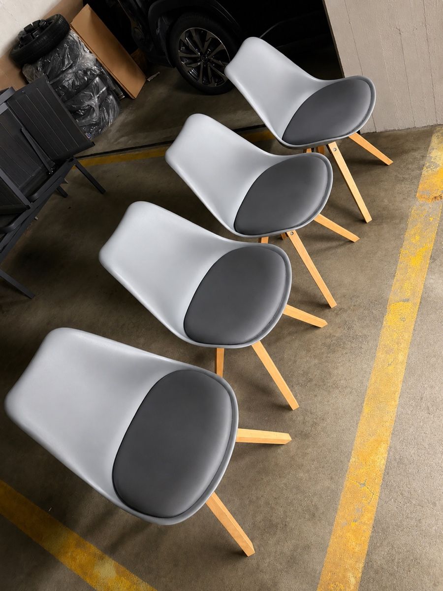 Sedie: Chairs for free (Gratis)  – Difettoso da Bülach venduto da mrt_m2tm 2