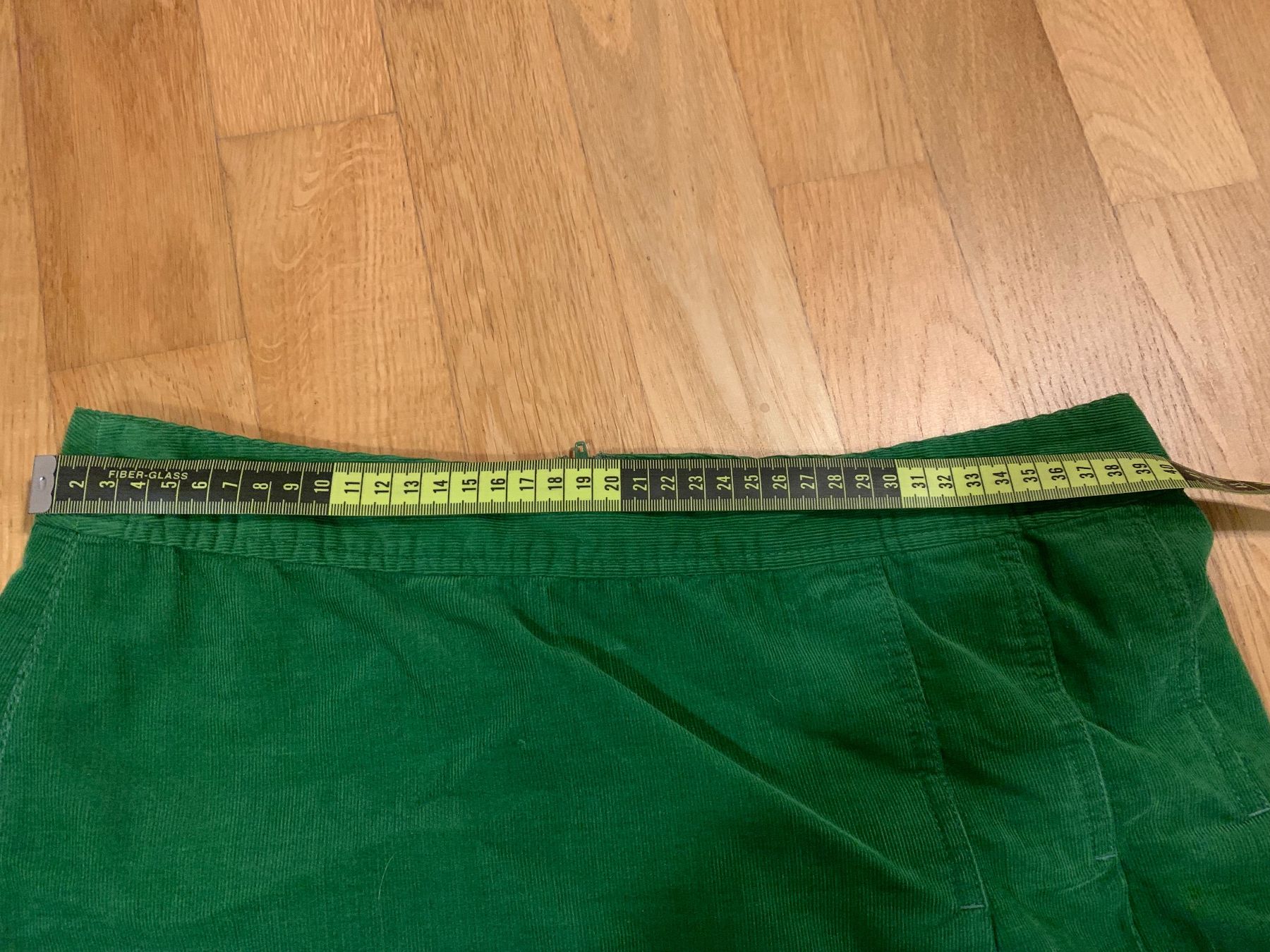 H&M Gonne: toller Cordrock in grün – Usato da Oftringen venduto da violetta9 4
