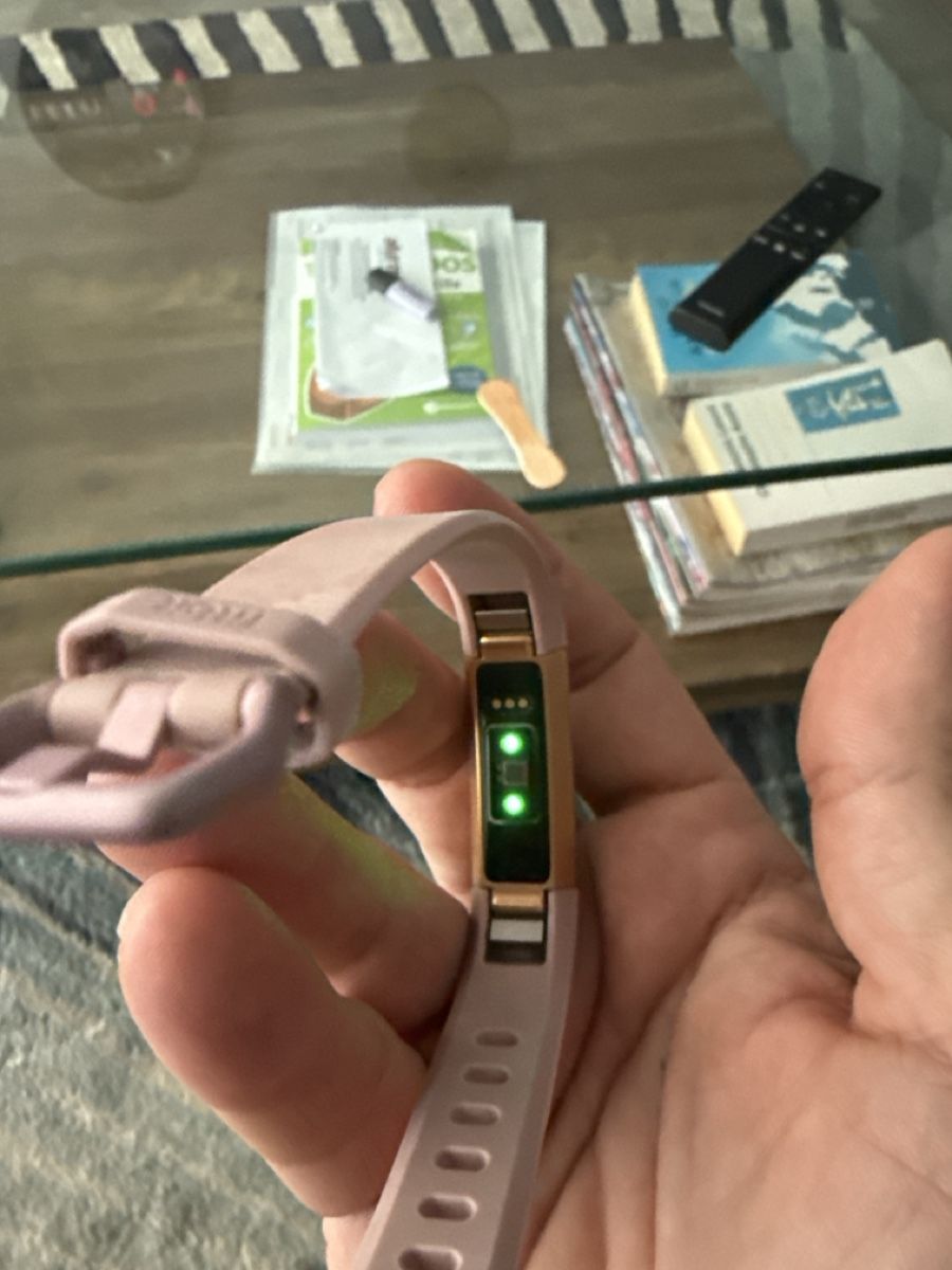 Fitbit Smartwatch: Fitbit Inspire – Rose  – Usato da Genève venduto da ono_f8gl 3