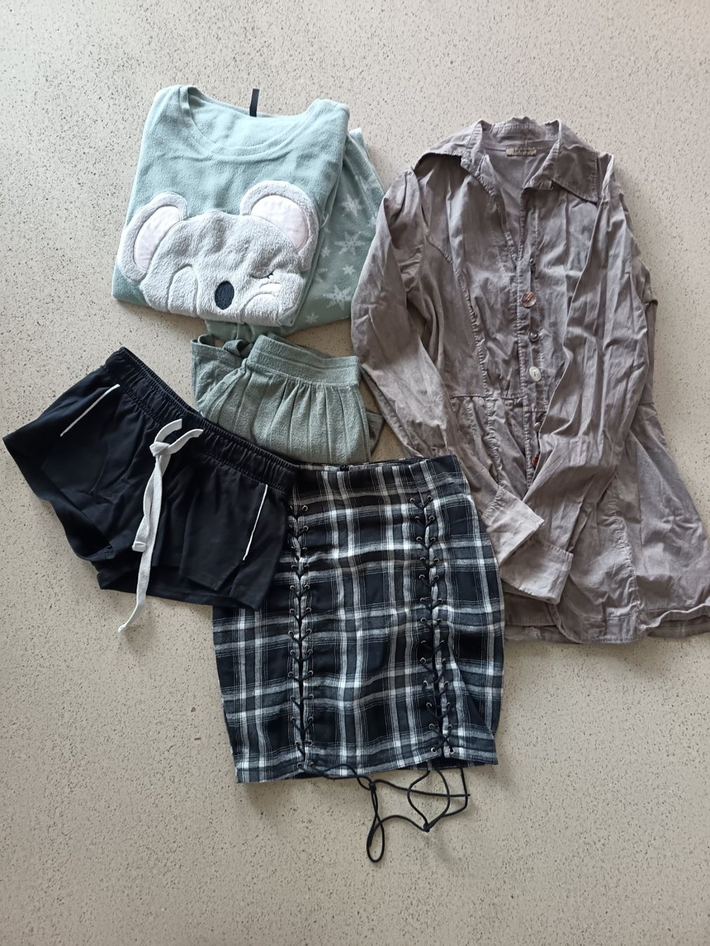 Lotti di vestiti: 65-teiliges Kleiderpaket XS & S – Usato da Altstätten SG venduto da Akitoichiro 7