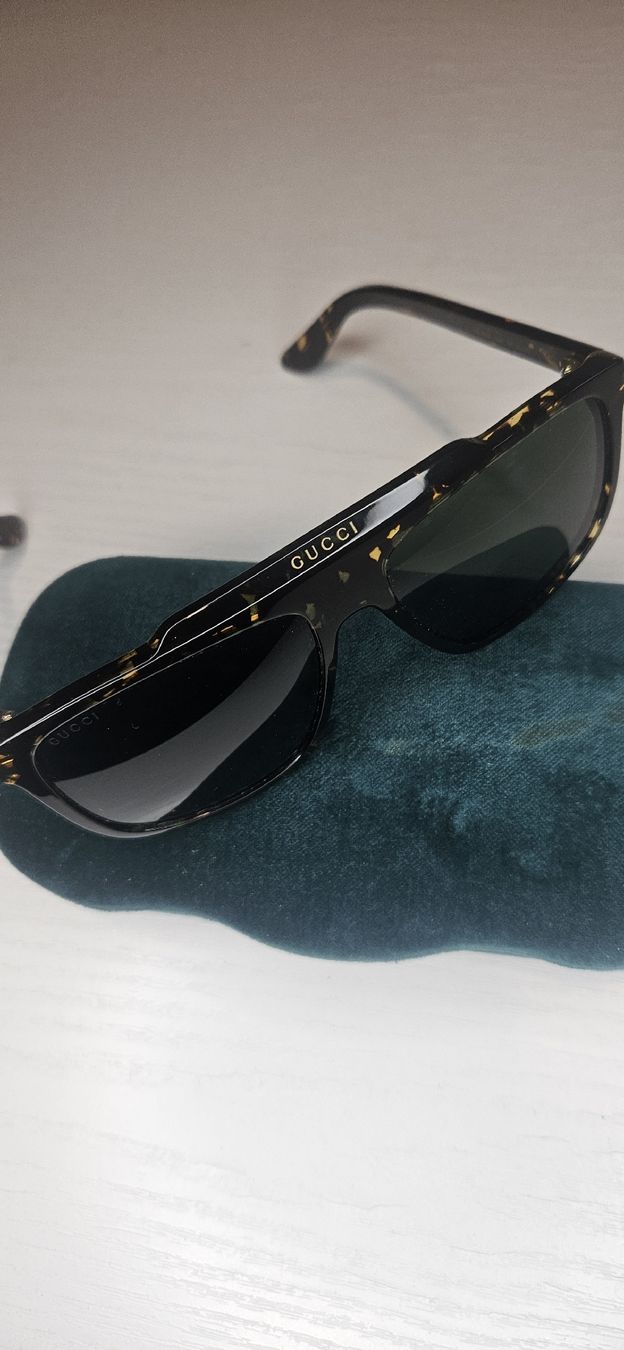 Gucci Lunettes & Verres: Lunettes de soleil Gucci unisex – D'occasion à Arveyes par sape.online 1