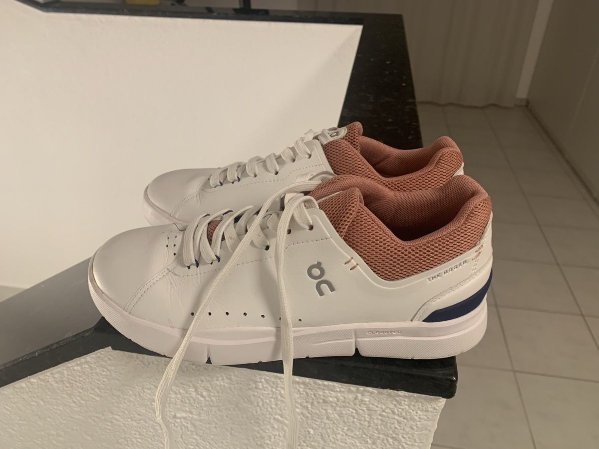 On Chaussures femmes: On „The Roger“ – D'occasion à Safenwil par sabikie