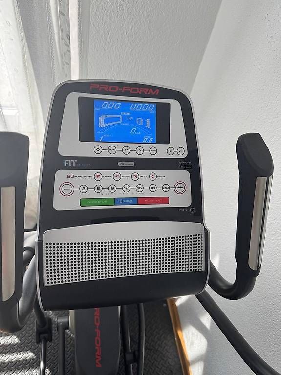 Hometrainer: ProForm Endurance 520 Ellipsentrainer  Top Zustand – Usato da Liestal venduto da aln_wsc2 4