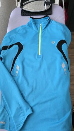 Pearl Izumi Thermoshirt hellblau, Grösse M, Top Zustand!