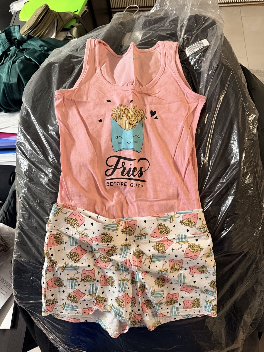 Pyjamas & Ähnliches: Pyjama Gr. XS – Neu (gemäss Beschreibung) aus Brunnen von ser_jhv7